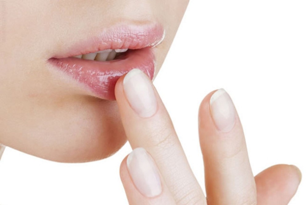 Top 5 sai lầm khi khử thâm môi khiến màu không đều – Chuyên gia cảnh báo! 3 Top 5 loại son dưỡng môi thiên nhiên được tin dùng nhất hiện nay